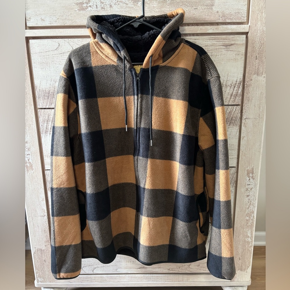 NWOT
Men’s Sherpa lined zip up hoodie jacket